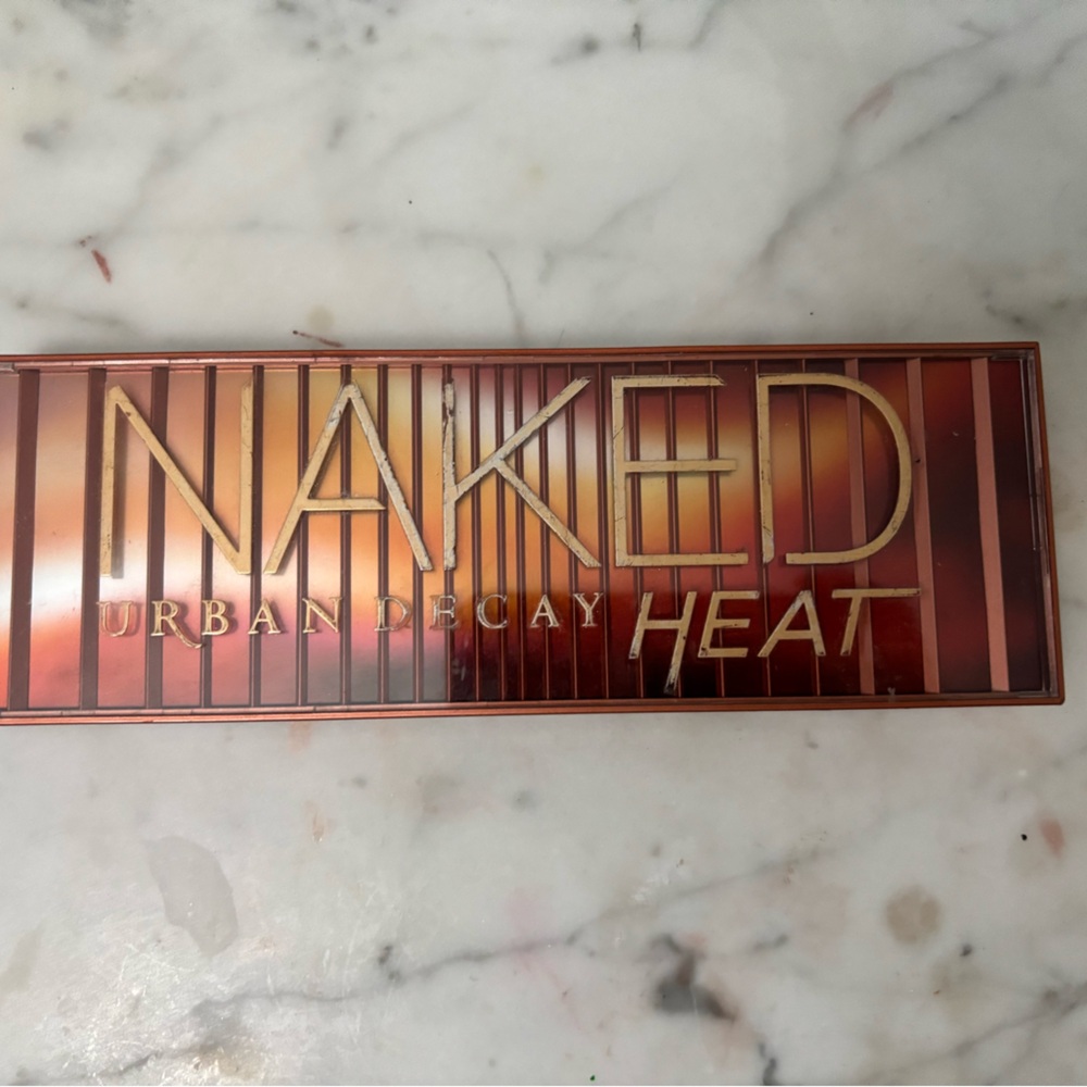 Urban Decay Naked Heat Eyeshadow Palette